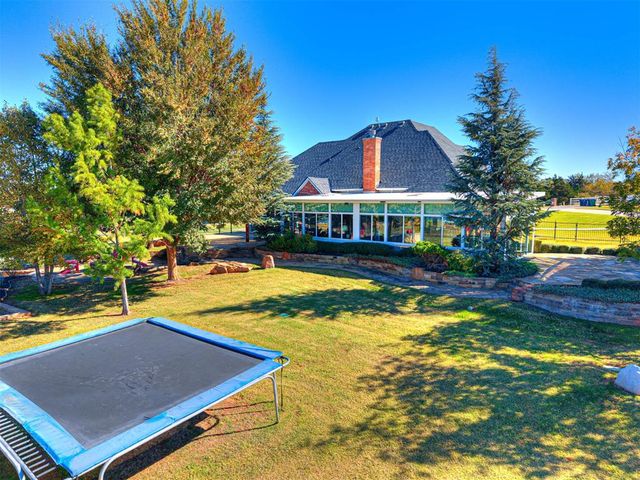 13201 Big Cedar Lane, Yukon, OK 73099
