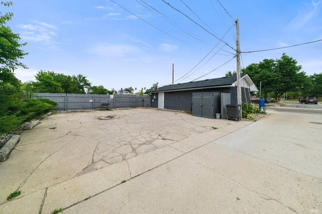 1017 E Pontiac Street, Fort Wayne, IN 46803