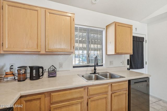 2721 N Pacific Drive, Tucson, AZ 85705