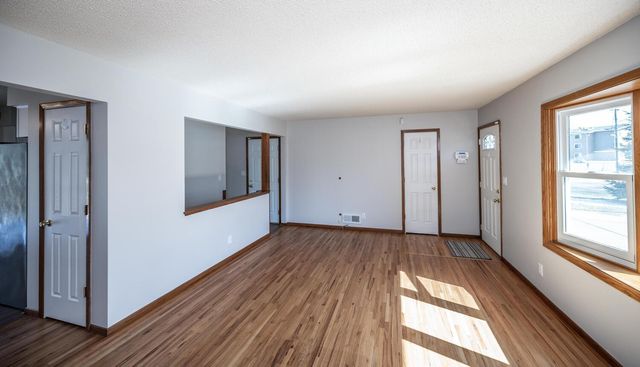 2700 Sunset Lane, Burnsville, MN 55337