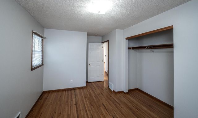 2700 Sunset Lane, Burnsville, MN 55337