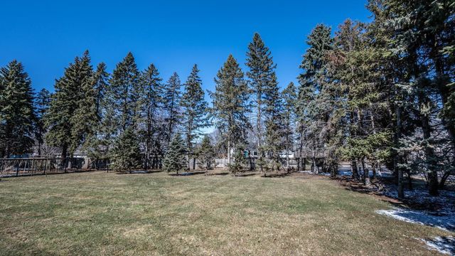 2700 Sunset Lane, Burnsville, MN 55337