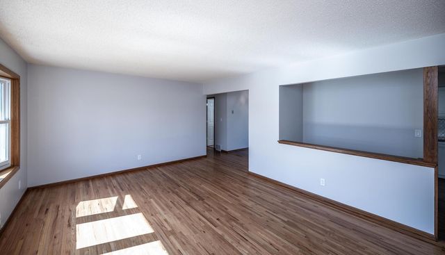 2700 Sunset Lane, Burnsville, MN 55337