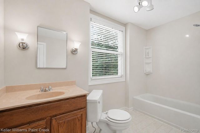 1208 Lear Court, Rochester Hills, MI 48307
