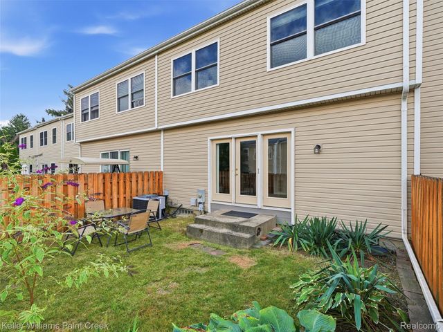1208 Lear Court, Rochester Hills, MI 48307