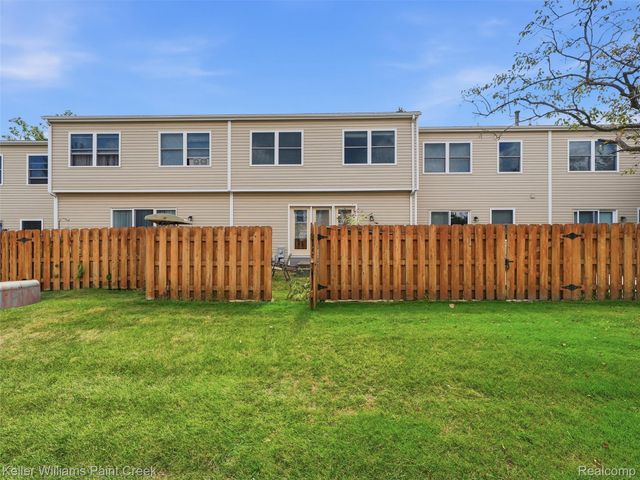 1208 Lear Court, Rochester Hills, MI 48307