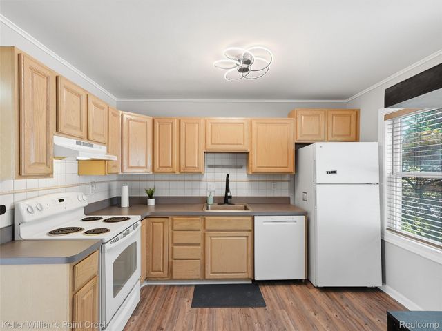 1208 Lear Court, Rochester Hills, MI 48307