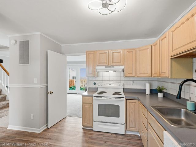 1208 Lear Court, Rochester Hills, MI 48307