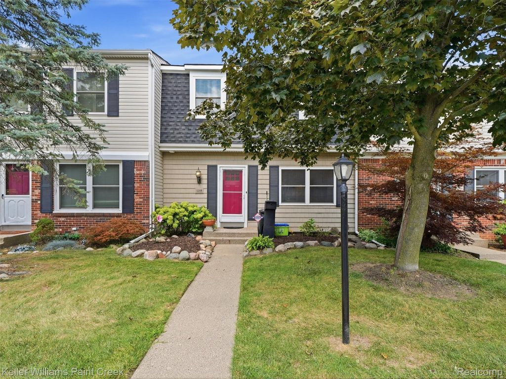 1208 Lear Court, Rochester Hills, MI 48307