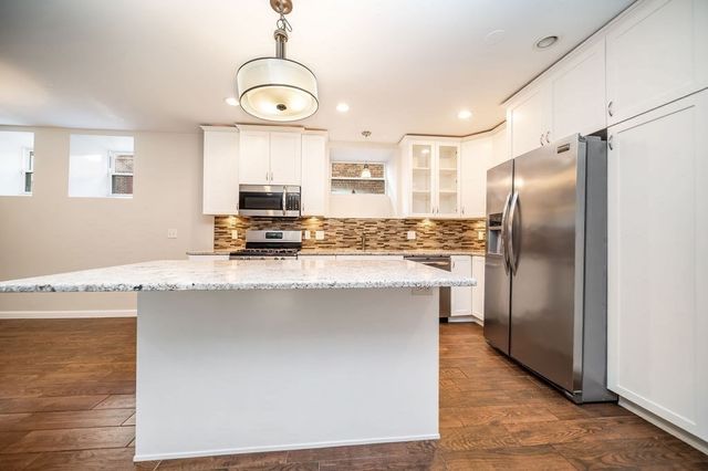 81 Broadway 1, Chelsea, MA 02150