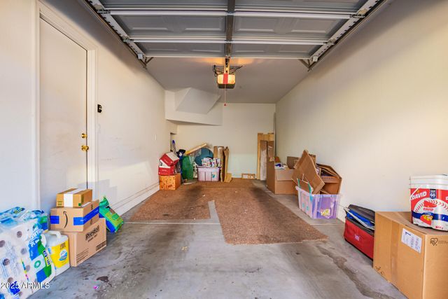 8117 W GROOM CREEK Road, Phoenix, AZ 85043