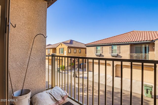 8117 W GROOM CREEK Road, Phoenix, AZ 85043