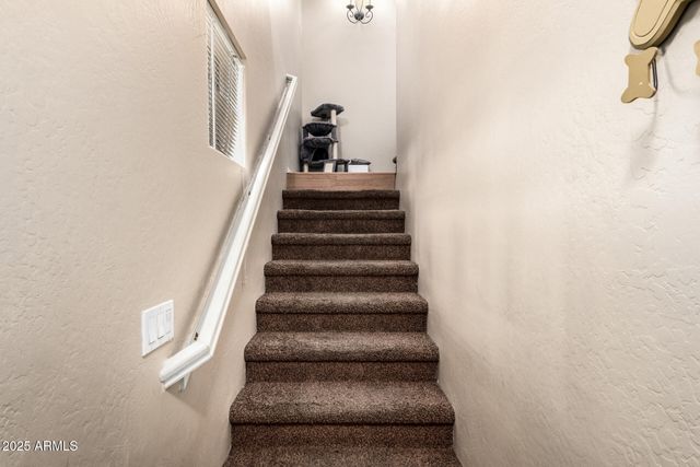 8117 W GROOM CREEK Road, Phoenix, AZ 85043