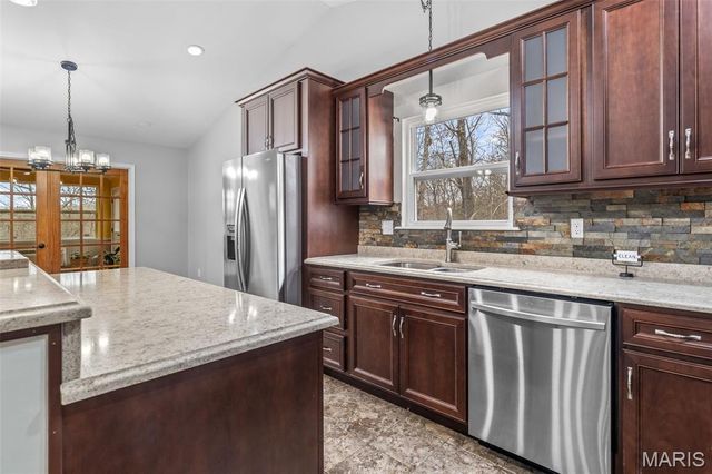 415 Saratoga Drive, De Soto, MO 63020