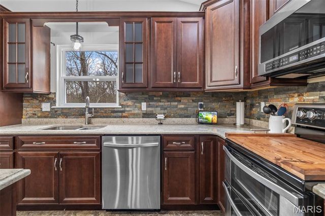 415 Saratoga Drive, De Soto, MO 63020