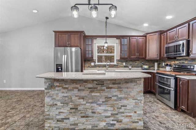 415 Saratoga Drive, De Soto, MO 63020