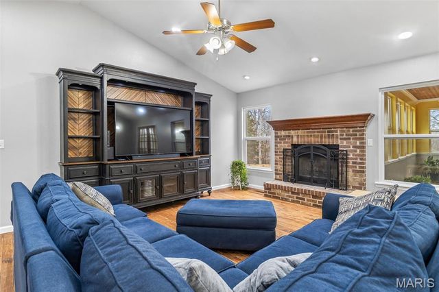 415 Saratoga Drive, De Soto, MO 63020