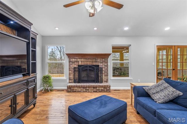 415 Saratoga Drive, De Soto, MO 63020