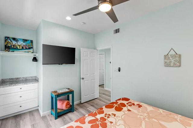 990 Jean Street, Gilchrist, TX 77617