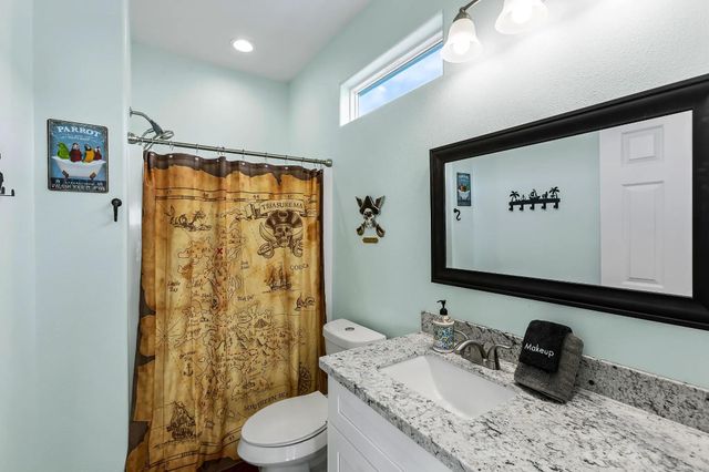 990 Jean Street, Gilchrist, TX 77617