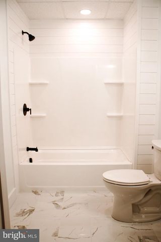 136 NORTH AVE, Cedarville, NJ 08311