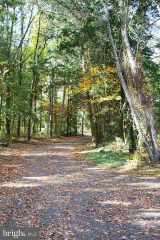 136 NORTH AVE, Cedarville, NJ 08311