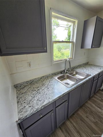 10029 VIOLETLAWN Street, Detroit, MI 48204