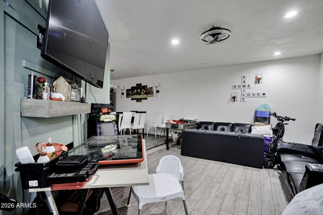 3925 W SAN JUAN Avenue, Phoenix, AZ 85019