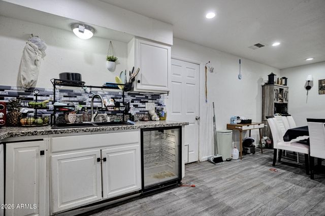 3925 W SAN JUAN Avenue, Phoenix, AZ 85019