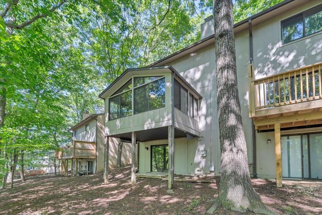 2952 Tree Swallow RD, Roanoke, VA 24018