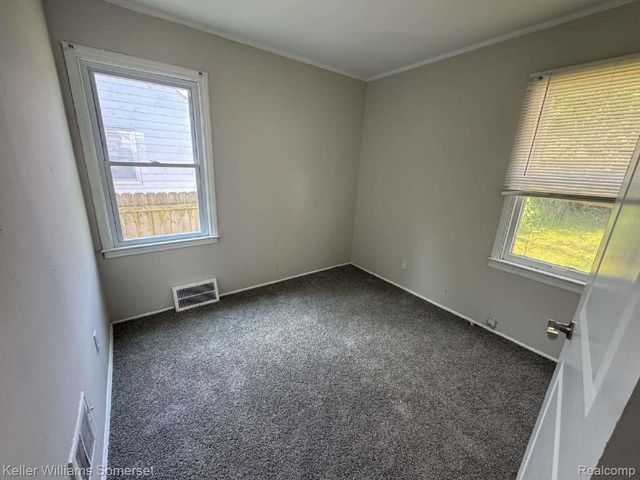 18941 Elkhart Street, Harper Woods, MI 48225