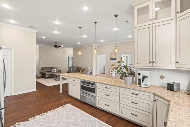 116 1st Oak Drive, Enchanted Oaks, TX 75156