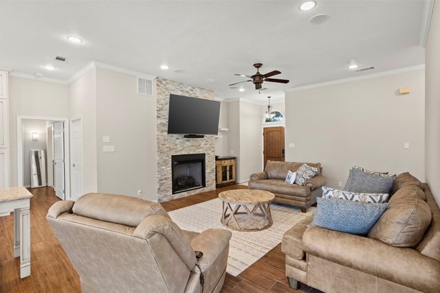 116 1st Oak Drive, Enchanted Oaks, TX 75156