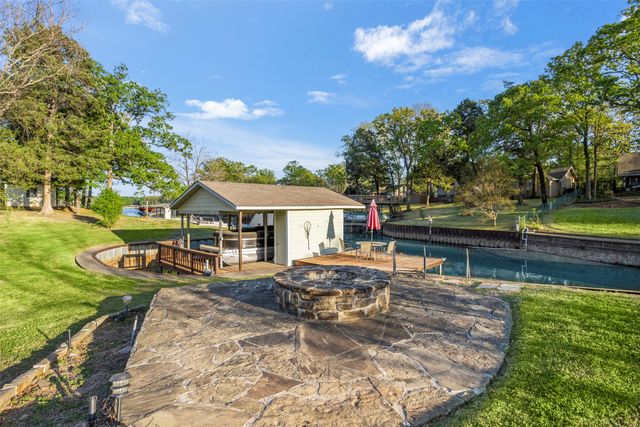 116 1st Oak Drive, Enchanted Oaks, TX 75156