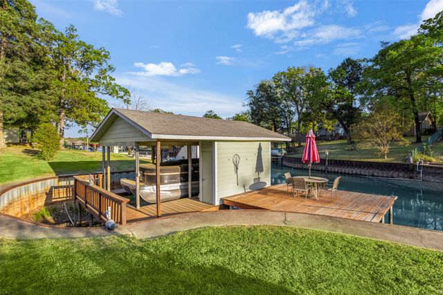 116 1st Oak Drive, Enchanted Oaks, TX 75156