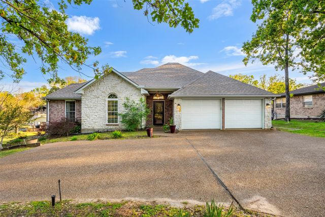 116 1st Oak Drive, Enchanted Oaks, TX 75156