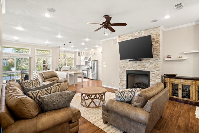 116 1st Oak Drive, Enchanted Oaks, TX 75156