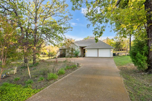 116 1st Oak Drive, Enchanted Oaks, TX 75156