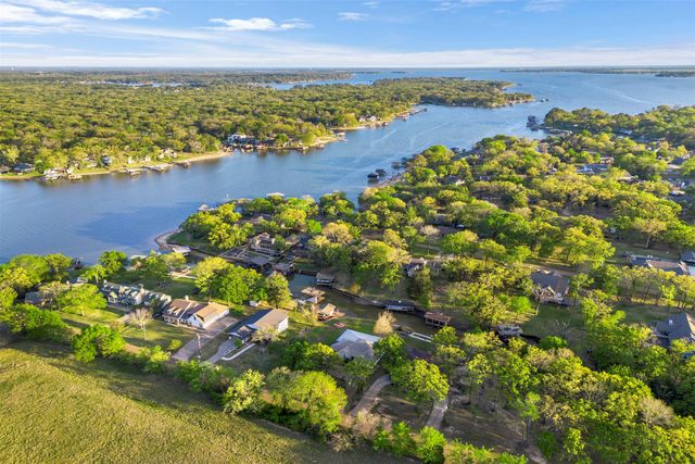 116 1st Oak Drive, Enchanted Oaks, TX 75156