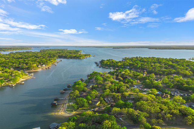 116 1st Oak Drive, Enchanted Oaks, TX 75156