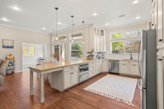 116 1st Oak Drive, Enchanted Oaks, TX 75156