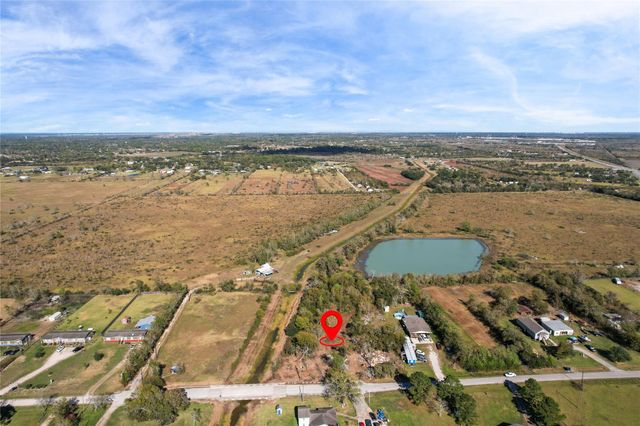 8903 Baker Street, Santa Fe, TX 77510