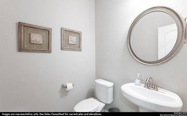 164 Richard Drive, Castroville, TX 78009