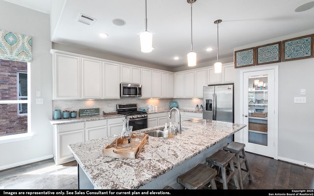 164 Richard Drive, Castroville, TX 78009