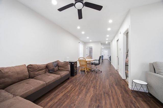 14504 S Mckinley Avenue, Posen, IL 60469