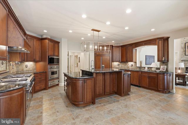 7211 TWELVE OAKS DR, Fairfax Station, VA 22039