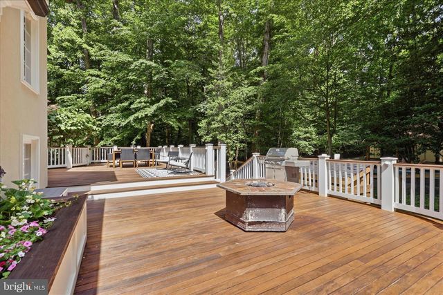 7211 TWELVE OAKS DR, Fairfax Station, VA 22039