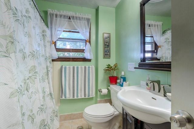 123 Yorkshire Street, Providence, RI 02908