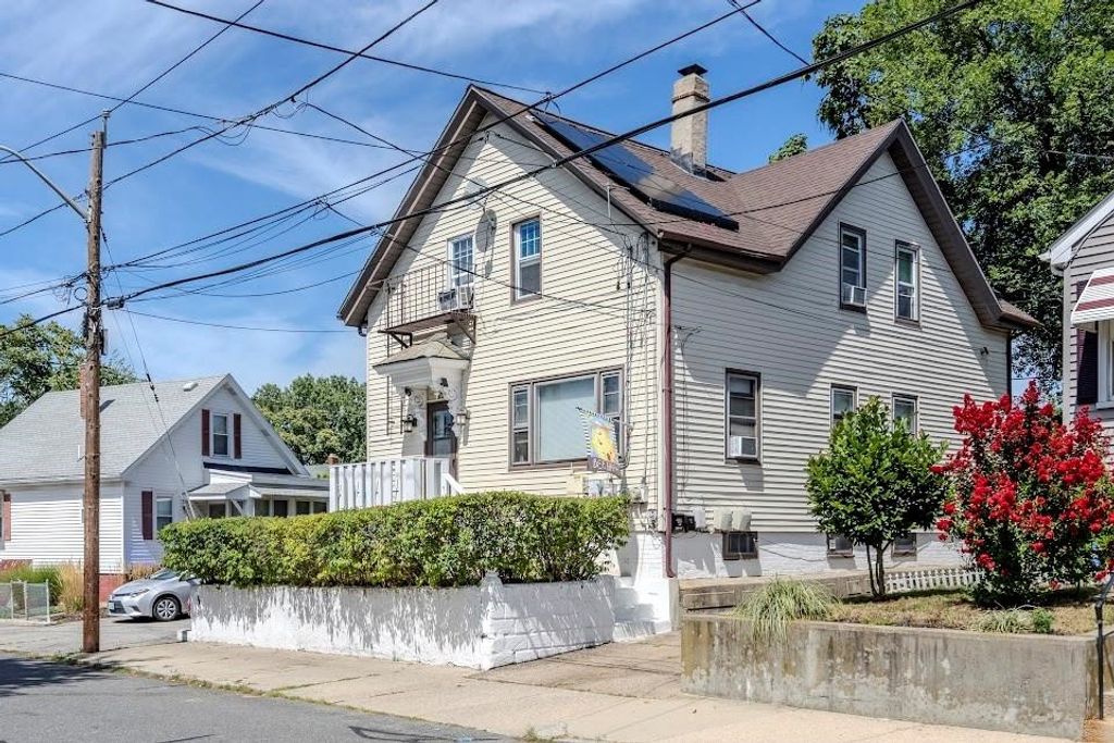 123 Yorkshire Street, Providence, RI 02908