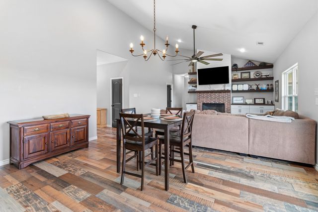 688 Sandstone Court, Sunset, TX 76270